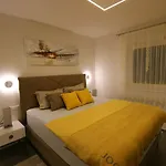Apartman Luxury Penthouse Paola Mandre