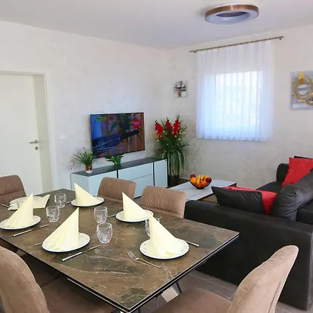 Apartment Luxury Penthouse Paola *