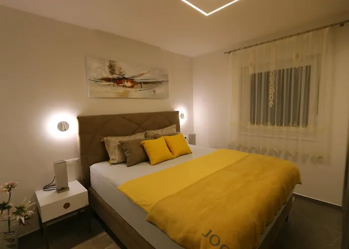 Apartament Luxury Penthouse Paola Mandre