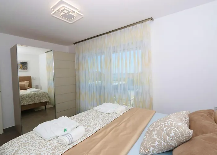 Luxury Penthouse Paola * Mandre