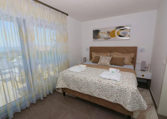 Luxury Penthouse Paola Мандре