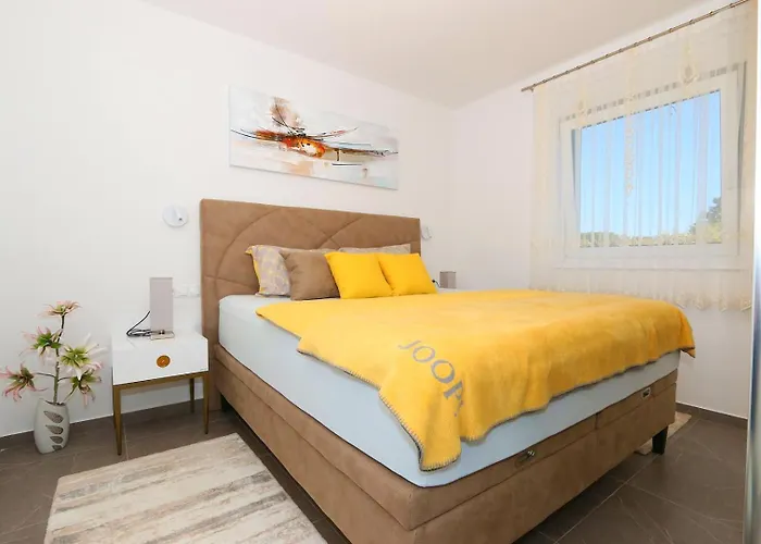 Luxury Penthouse Paola Мандре